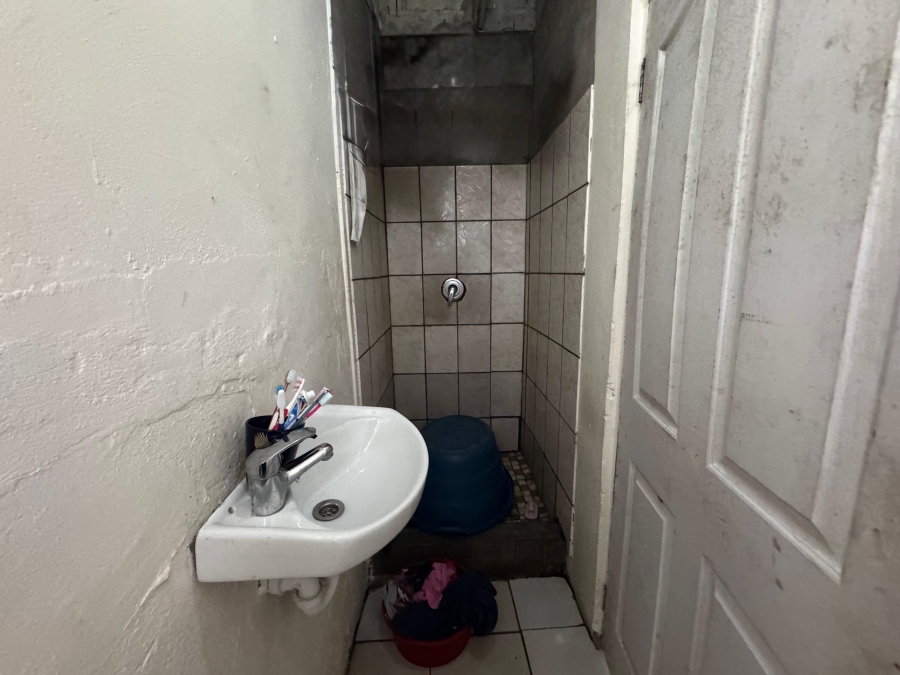 6 Bedroom Property for Sale in Electric City Western Cape